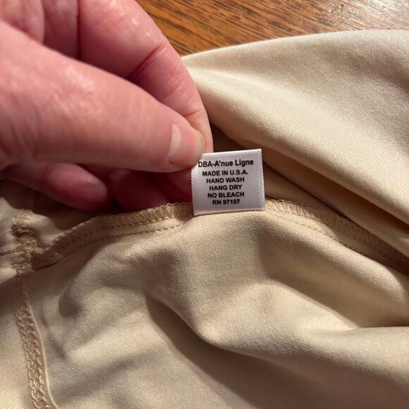 A'nue Thin Strap Tank Top Stretchy Pearl Women's Size Small Made in USA NWT - Picture 8 of 13